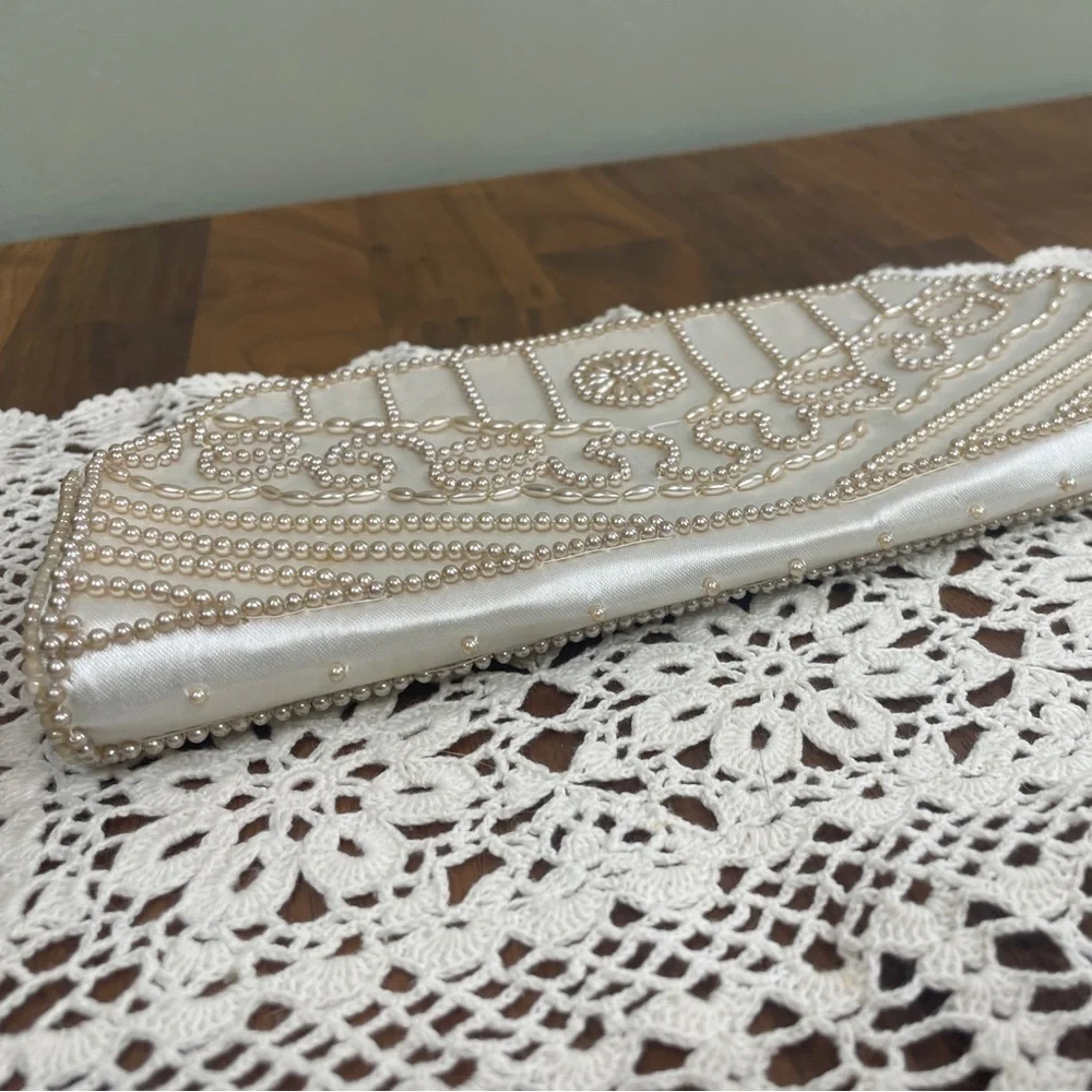 Vintage Cream/White Pearl Clutch Purse Satin FLAW 1959